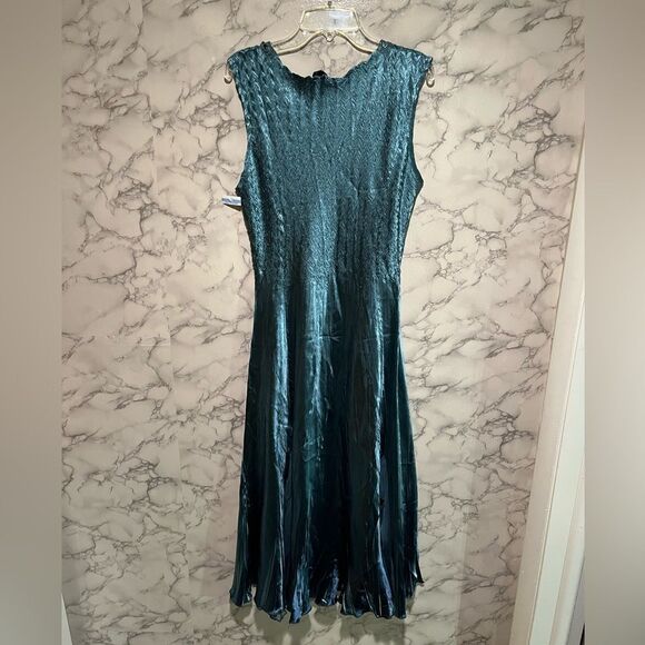 Komarov Women's Beaded Charmeuse & Chiffon Midi Dress Size PL - Picture 6 of 8